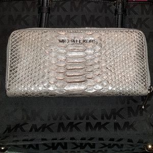 Michael kors Wallets